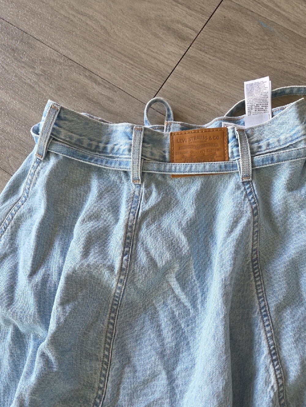 NWOT Levi's Xlong Light Wash Denim Skirt. Size 24. - Picture 7 of 13